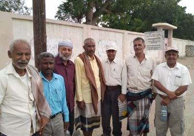 الكشف عن سبب نفوق الأسماك بساحل أبين 