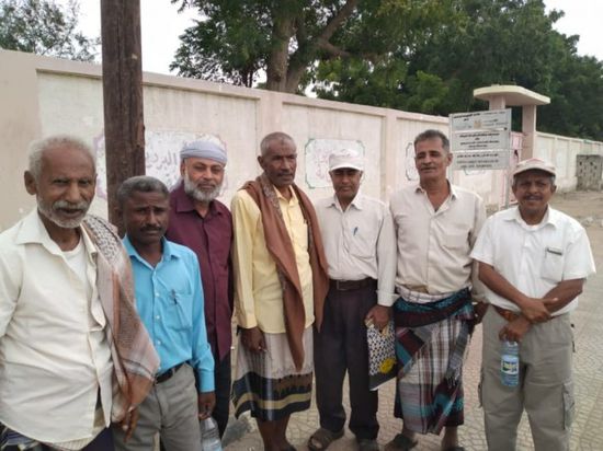 الكشف عن سبب نفوق الأسماك بساحل أبين 