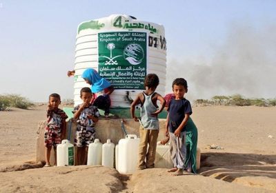 مركز الملك سلمان يواصل توفير المياه لأهالي الخوخة