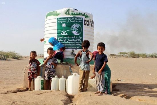 مركز الملك سلمان يواصل توفير المياه لأهالي الخوخة