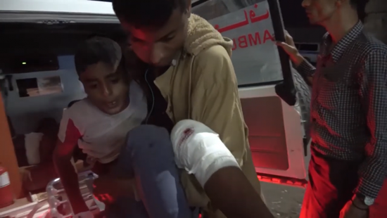 بينهم أطفال..إصابة 4 مدنيين جراء قصف حوثي على مدينة التحيتا (فيديو)