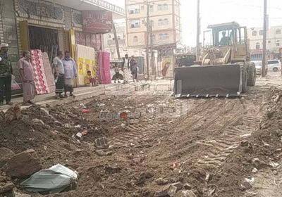 رصف شارعي المستشفى والسوق بردفان 