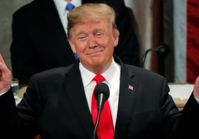 الرئيس الأمريكي يطمئن حشوده بالنصر على الديمقراطيين الاشتراكيين