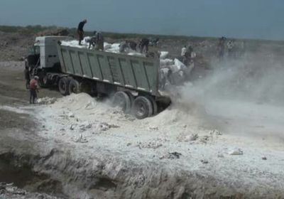فساد مساعدات منعت مليشيا الحوثي توزيعها في الحديدة