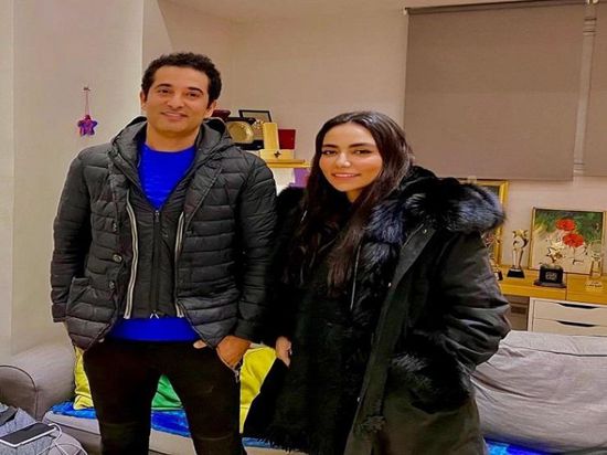 "شريك النجاح".. سارة الطباخ تنشر صورتها بصحبة عمرو سعد
