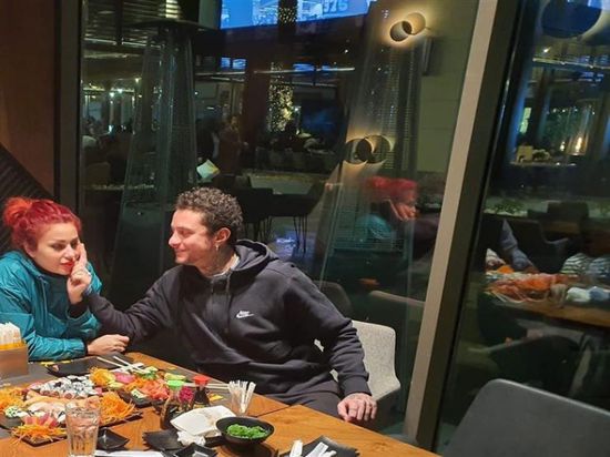 أحمد الفيشاوي يبعث رسالة رومانسية جديدة لزوجته 