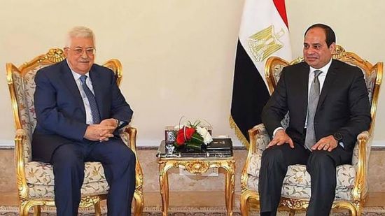 السيسي يلتقي أبومازن بالقاهرة على هامش "الوزاري الطارئ"