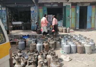 "تجارة ردفان" تنفي ظهور سوق سوداء للغاز المنزلي