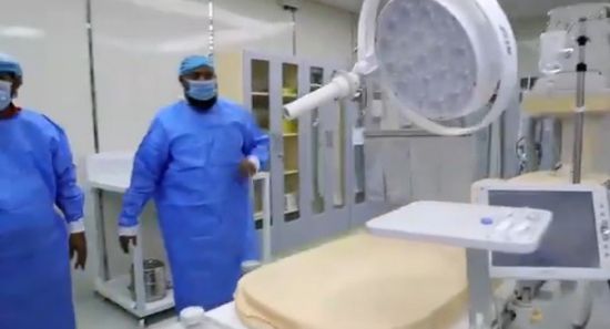 وفد إماراتي يزور "أمراض القلب الخيرية" بالمكلا