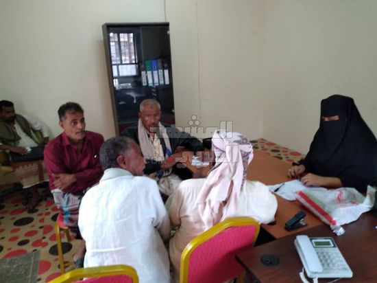 "الخدمة المدنية بأبين" يتابع ملف المتقاعدين قسرا بمصنع شقرة