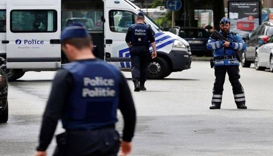 الشرطة البلجيكية تطلق النار على مسلح لطعنه شخصين