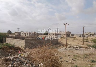 البناء العشوائي.. كتل خرسانية تدمر مظهر أبين الحضاري   