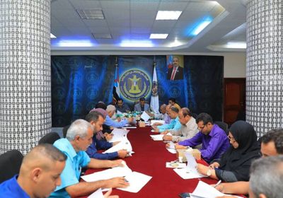 بحثت أزمة شح الوقود.. "أمانة الانتقالي" تطلع على تقارير دوائرها