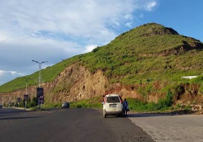 قيادات حوثية تستولي على جبل المحمول في إب  