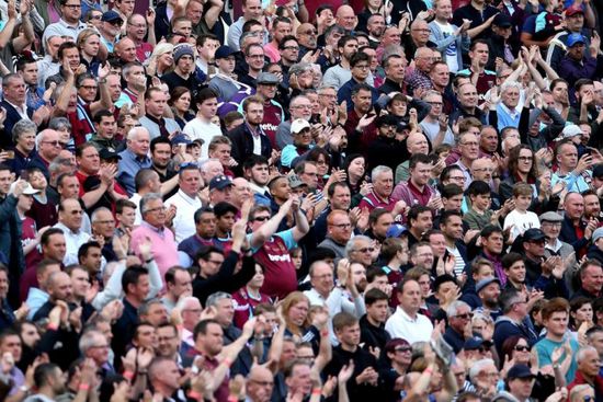 الشرطة البريطانية تعتقل اثنين من مشجعي وست هام