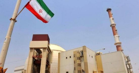 إعلامي: إيران اقتربت من الاستسلام في الملف النووي