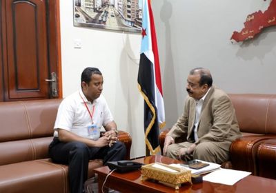 رئيس الجمعية الوطنية يناقش الأوضاع في جامعة سيئون