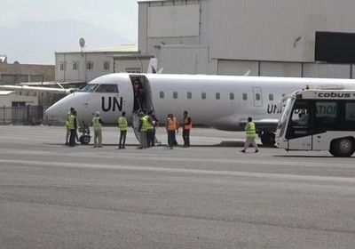 الشرق الأوسط: مليشيا الحوثي تستغل "طائرات الرحمة" سياسيا