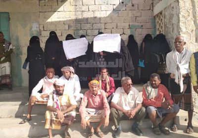 بعد احتجازه.. معلمو زنجبار يتضامنون مع رئيس نقابتهم