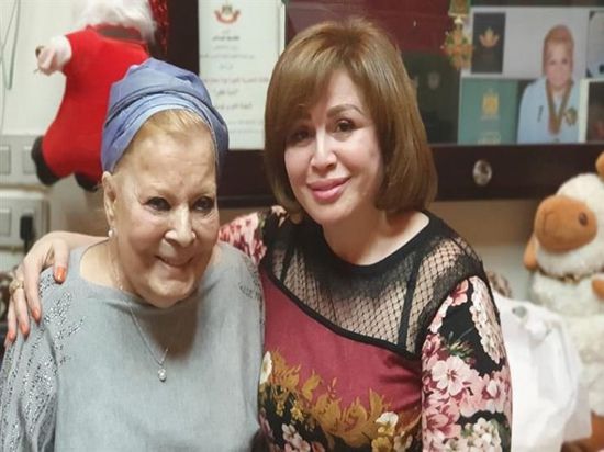 "فخورة إني تلميذتك يا أجمل قلب".. إلهام شاهين تنعي نادية لطفي بكلمات مؤثرة 