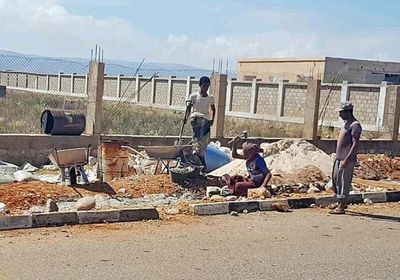 خليفة الإنسانية تُنفذ مشاريع تطويرية جديدة بمطار سقطرى (صور)