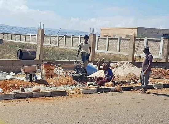 خليفة الإنسانية تُنفذ مشاريع تطويرية جديدة بمطار سقطرى (صور)