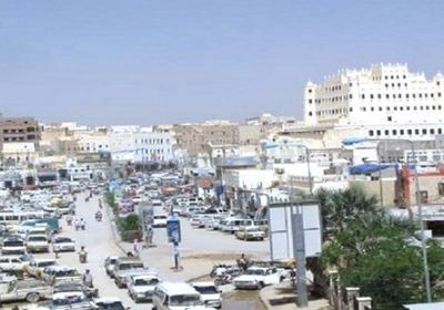 طعناً بالسكين..مقتل مواطن على يد شقيقه في سوق سيئون