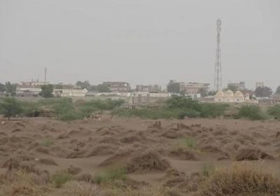 بالأسلحة الثقيلة..مليشيات الحوثي تقصف منازل المواطنين في جنوب الحديدة