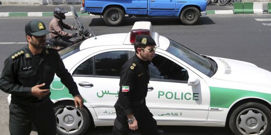 إيران.. 5 سنوات سجنًا لـ3 ناشطات معارضات للحجاب القصري