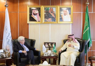 المبعوث الأممي يستعرض جهوده مع السفير السعودي باليمن