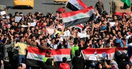 متظاهرون عراقيون يدعون لتنظيم مسيرة مليونية وطرد ممثلي الأحزاب 