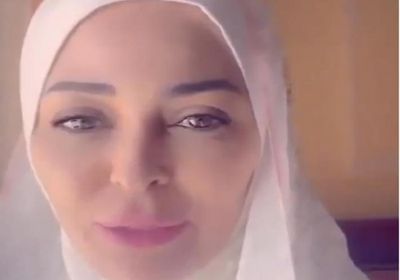 داليا البحيري تؤدي مناسك العمرة (فيديو)