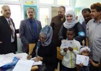 مليشيا الإخوان تقتحم "الأحوال المدنية" بتعز وتعبث بمحتوياته