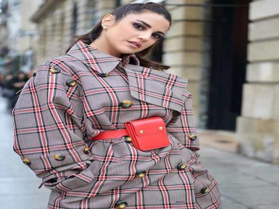 درة أنيقة في جلسة تصوير جديدة في باريس 