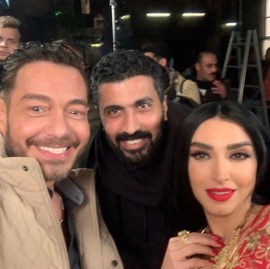 روجينا بصحبة أحمد زاهر ومحمد سامي في كواليس "البرنس"