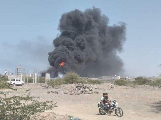 اندلاع حريق بأحد معسكرات المخا في الساحل الغربي