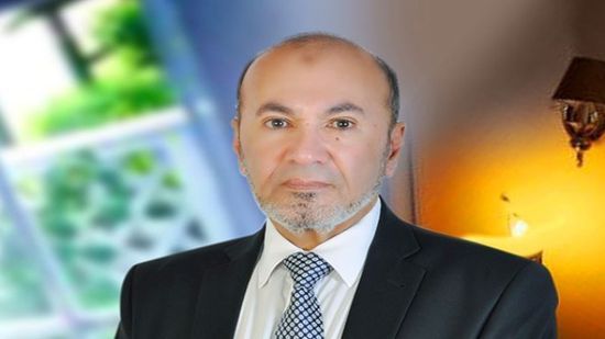 أكاديمي إماراتي يُوجه رسالة نارية لأعداء الجنوب 	