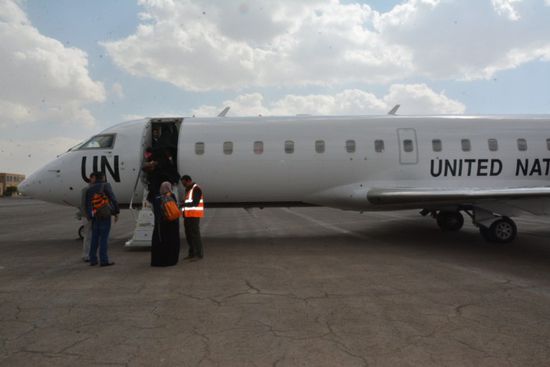 تفاصيل إجلاء 51 مريضاً ومرافقاً من مطار صنعاء إلى عمان