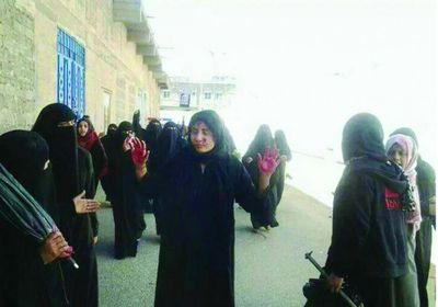 التعذيب الحوثي للنساء المختطفات.. جرائم مُوثّقة دوليًّا