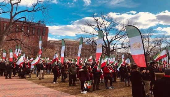 مظاهرات أمام البيت الأبيض لدعم انتفاضة الإيرانيين