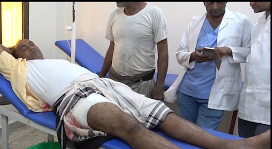 إصابة مواطن جراء القصف الحوثي للأحياء السكنية بالحديدة (فيديو)