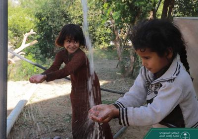 حفر 40 بئرا.. البرنامج السعودي: توزيع 120 صهريجا للمياه العذبة