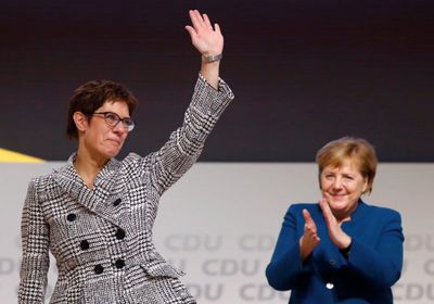 ألمانيا.. خليفة "ميركل" تتخلى عن الترشح لمنصب المستشارية