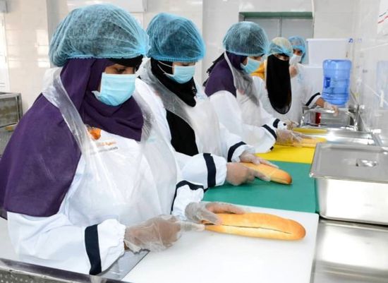 تدشين برنامج التغذية المدرسية بالعاصمة عدن