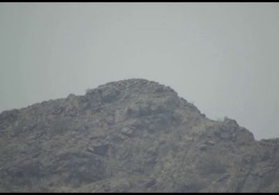 قتلت 5 حوثيين.. مدفعية المشتركة تضرب تمركزات الحوثيين بالبرح