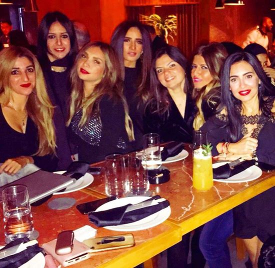 زينة تشارك جمهورها صور حفل عيد ميلادها 