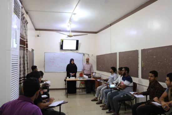 دورة لشباب عدن حول أنظمة الطاقة الشمسية (صور)