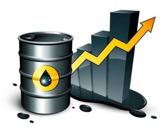 النفط يرتفع 1% بدعم معنويات إيجابية في الأسواق الآسيوية