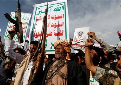 عكاظ: التقرير الأممي كشف الحقائق حول أنشطة مليشيا الحوثي