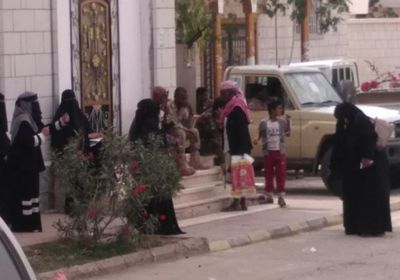 متطوعة بمبنى محافظة لحج تحاول الانتحار بإحراق نفسها